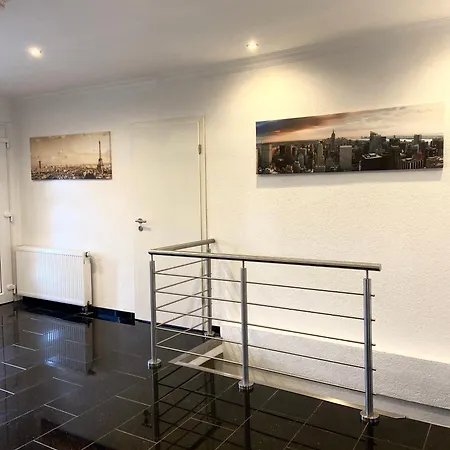 Modernes In Zentraler Lage Fuer Bis Zu 4 Personen